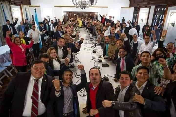 Presentarán a Rixi Moncada como candidata ante diputados de Libre