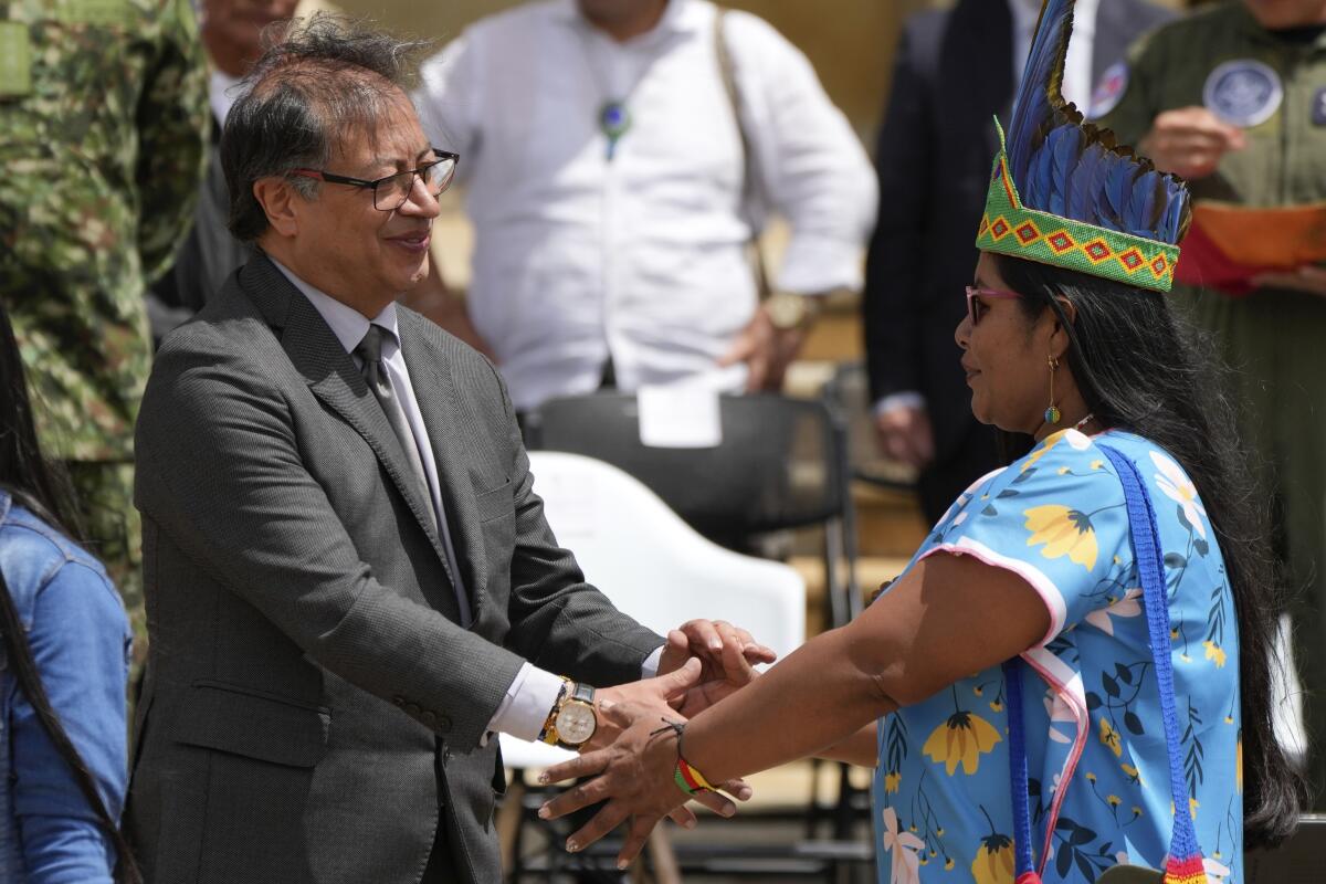 México condecora a Petro y a desmovilizados de las FARC y el M-19