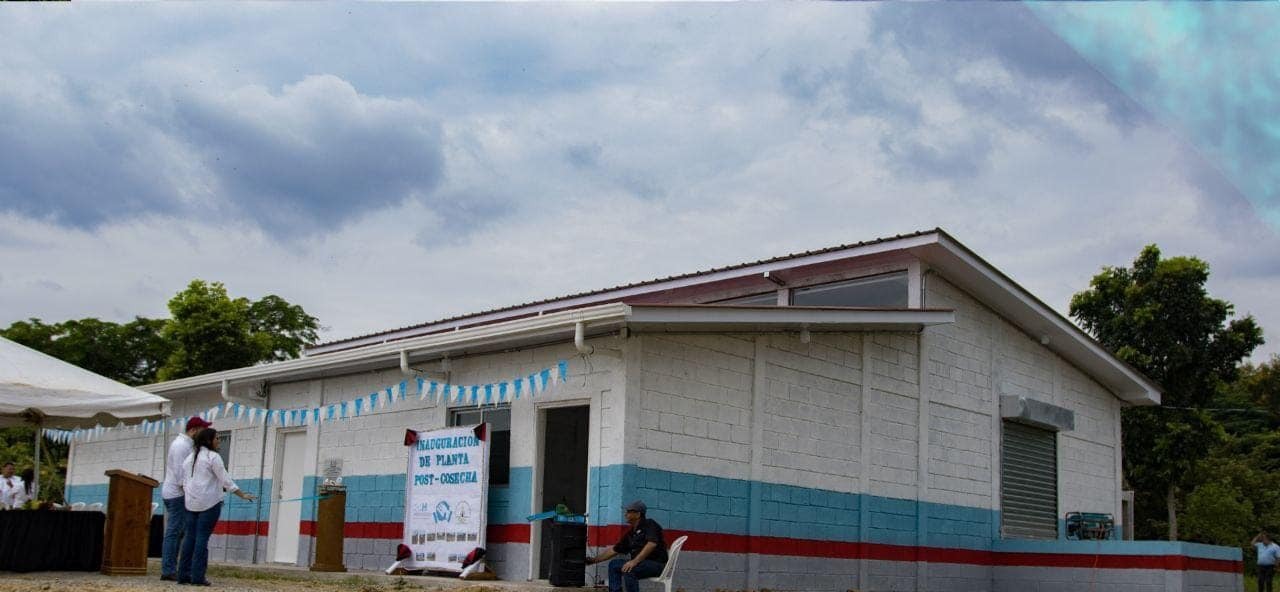 Gobierno entrega primera planta postcosecha a estudiantes agrícolas de Santa Bárbara