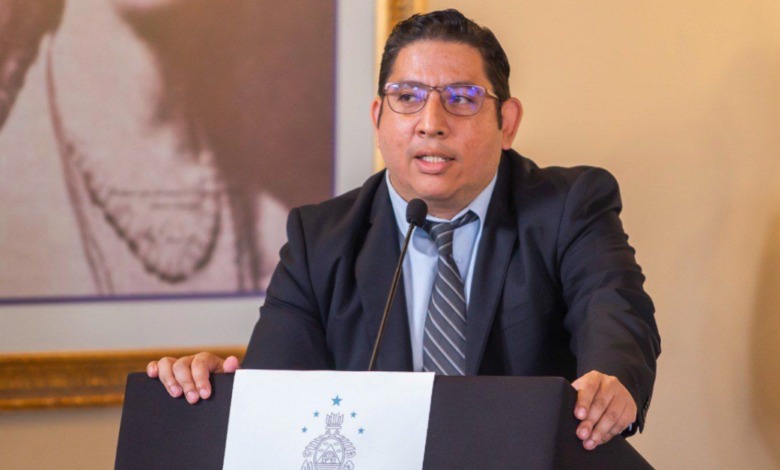 Erick Tejada defiende soberanía de Honduras y lamenta reacción servil de la derecha ante diálogo con EE.UU.