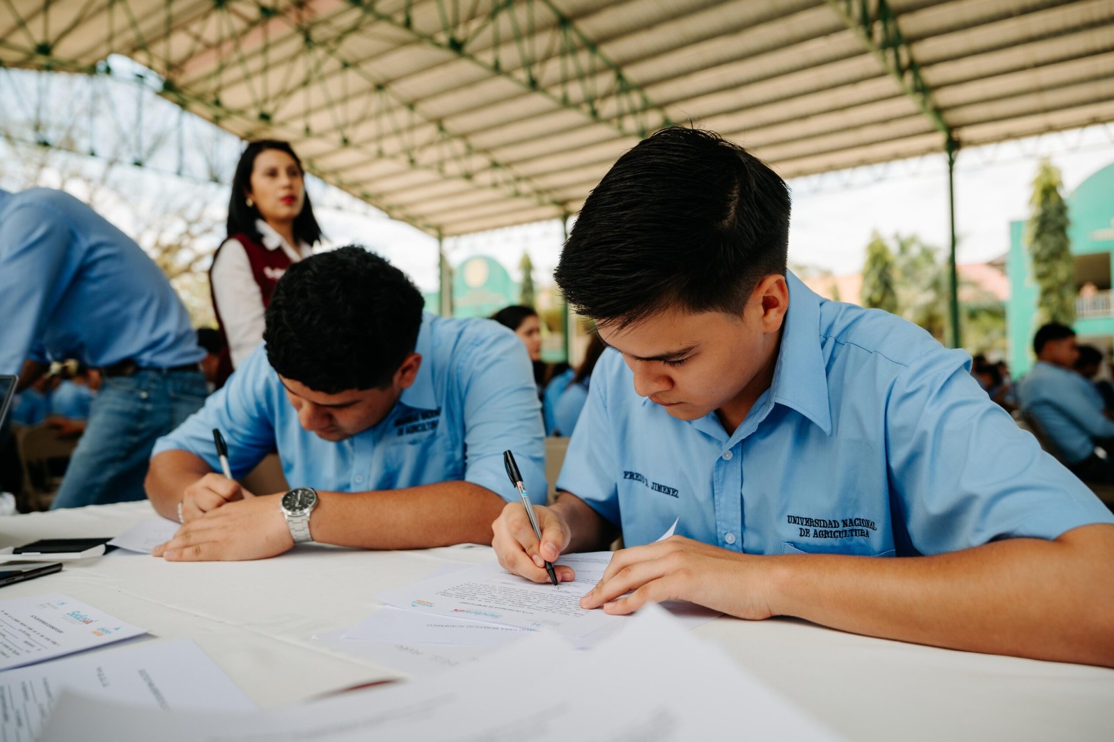 Más de 250 estudiantes de la UNAG firman contratos de reingreso 2025 al programa Becas Solidarias de la SEDESOL